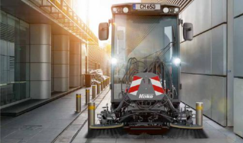 Hako CM 650 barriendo 2